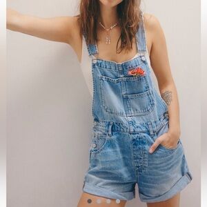 Free People Short Overalls. Size XS.